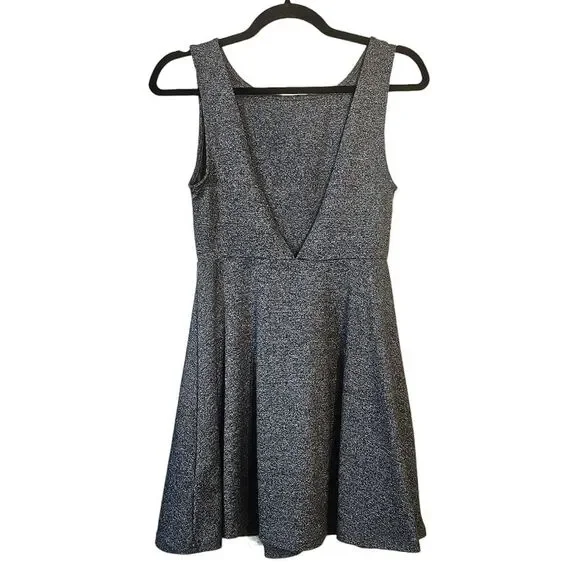 H&M SKATER DRESS - Picture 2 of 5